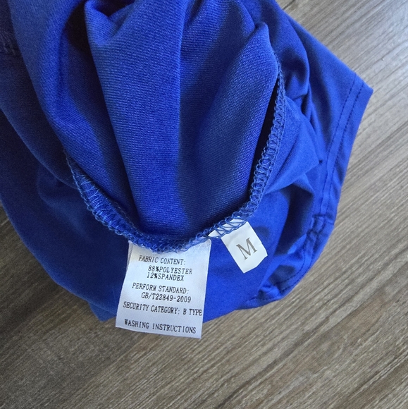 Blue romper, lightweight unbranded size medium - Picture 2 of 2